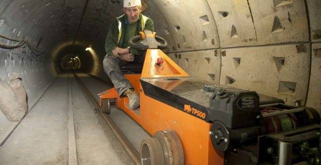 TP1000 Tractive Pusher For Applications On Rails